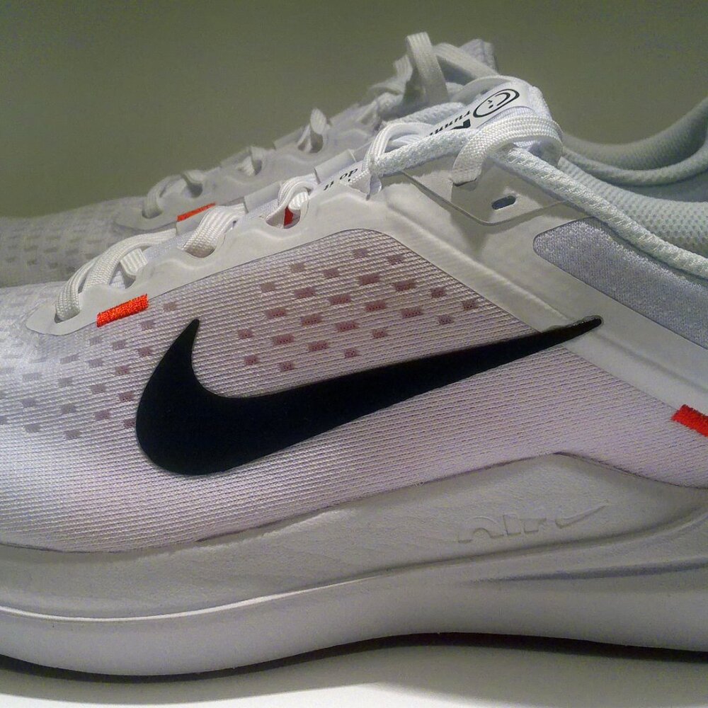 Men's Nike Shoes Size 9 Winflo 10 White Black Crimson New White and Orange $105